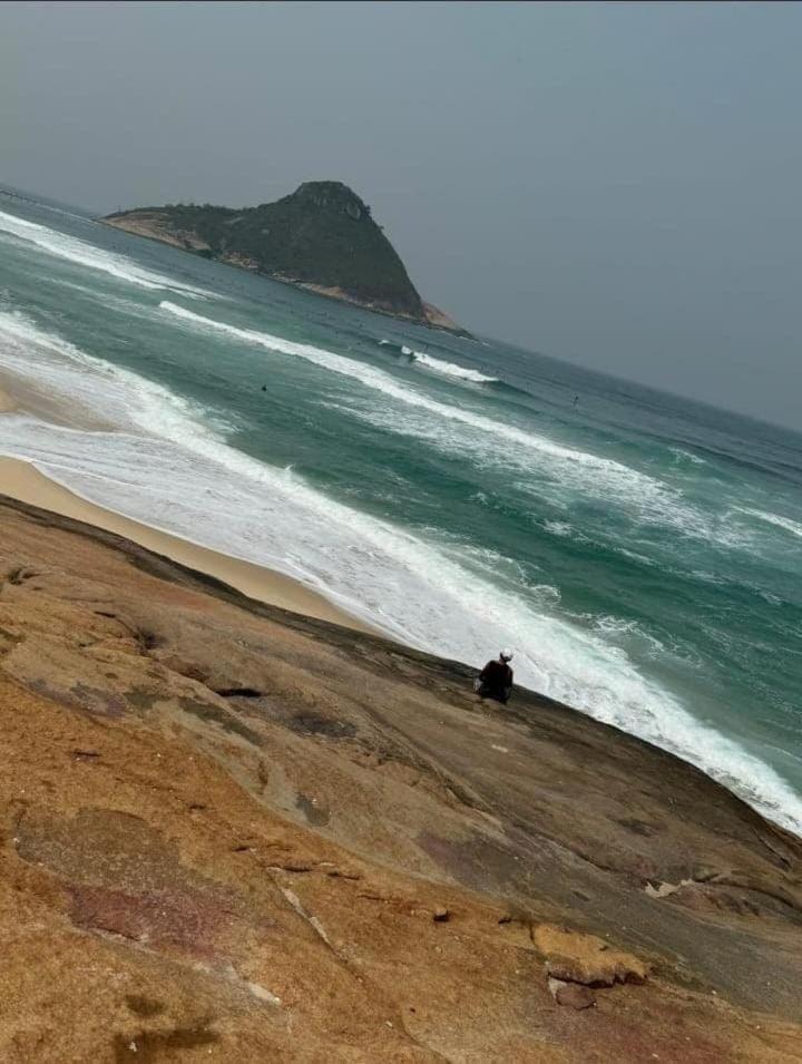 Uma Onda No Mar Apartamento *